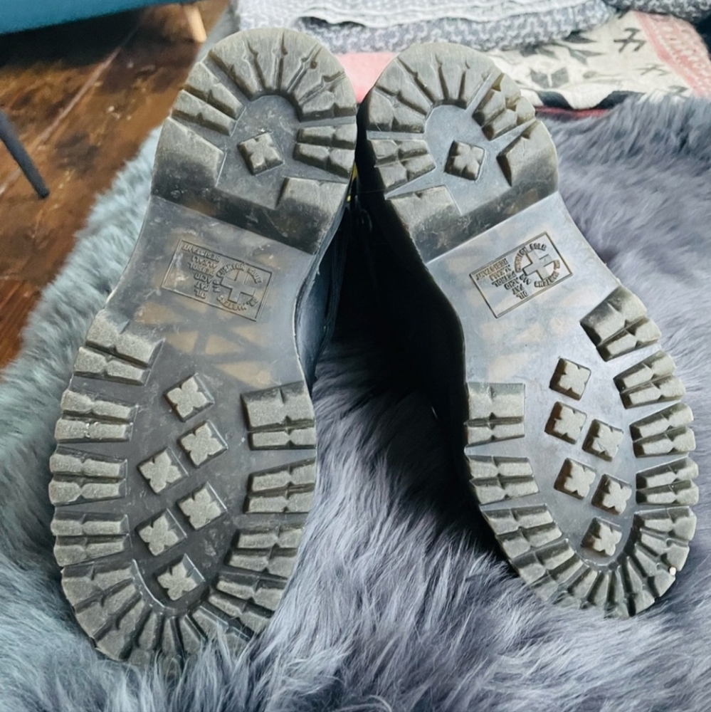Reserved  ✨️BOOBAY21 ✨️  🦄 Dr. Martens Daria Stone Boots UK6 W8 - Picture 6 of 7